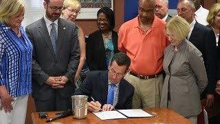 Gov. Malloy signs bill to combat heroin and prescription opioid abuse