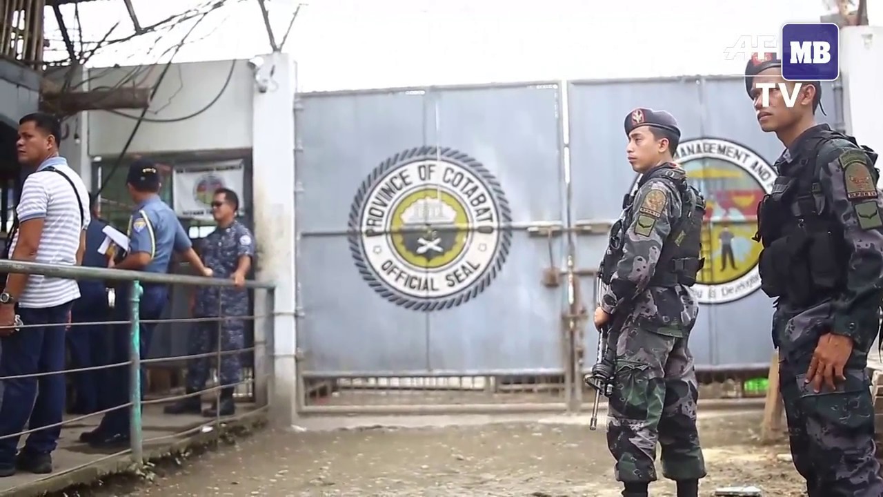 More than 150 inmates escape in Philippine prison break - BBC News