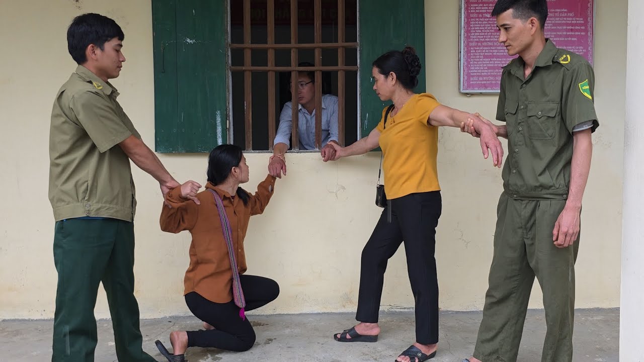 The single mother (Tieu Ly) and CEO Jack's mother visit him in prison and look for a way to save him