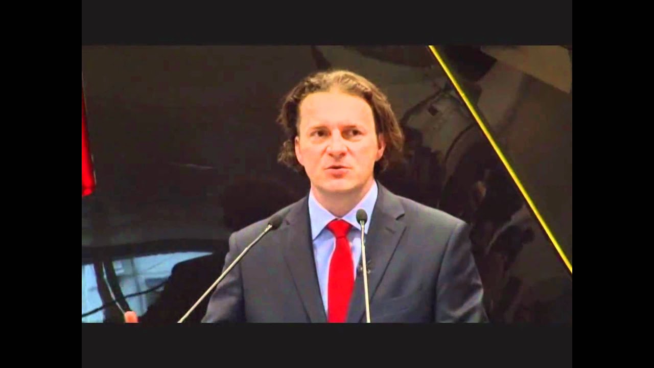 EGB Investments S.A. - debiut na NewConnect (część 2) - YouTube