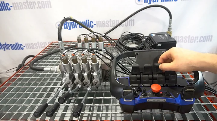 Proportional valve Walvoil DPX100 4 sections + Radio Remote Scanreco Mini G2B