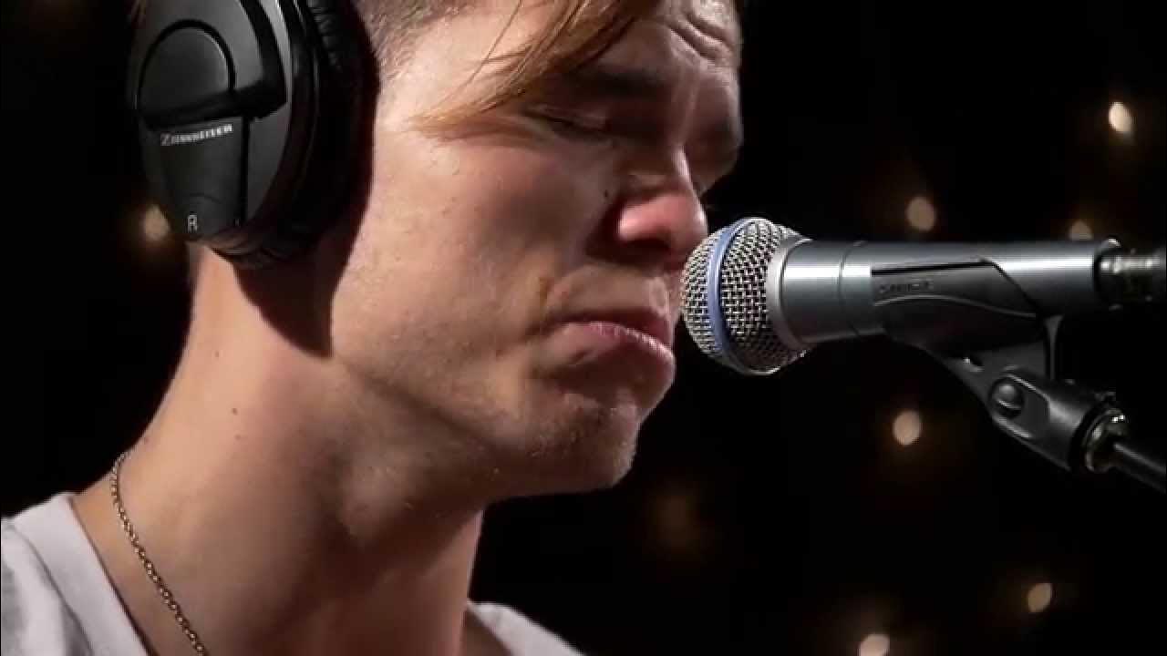 Kaleo slowed. Kaleo солист. kaleo - broken bones. калео клип. kaleo break my baby.