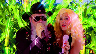 Roscoe "Woodpussy" Williams & Taffy Bennington - Mooseknuckle Shuffle