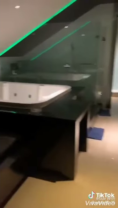 yg kangen Golden Crown jakarta angkat tanganya!!