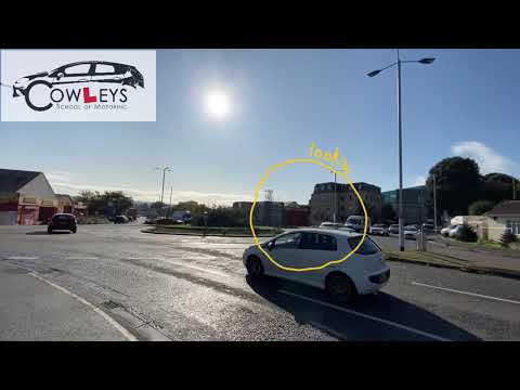 How to find a gap into a roundabout. Use this tip to help you pass your driving test!