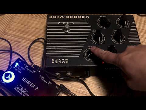 Roger Mayer Voodoo Vibe JR / ユニ バイブ Roger Mayer Voodoo Vibe - YouTube