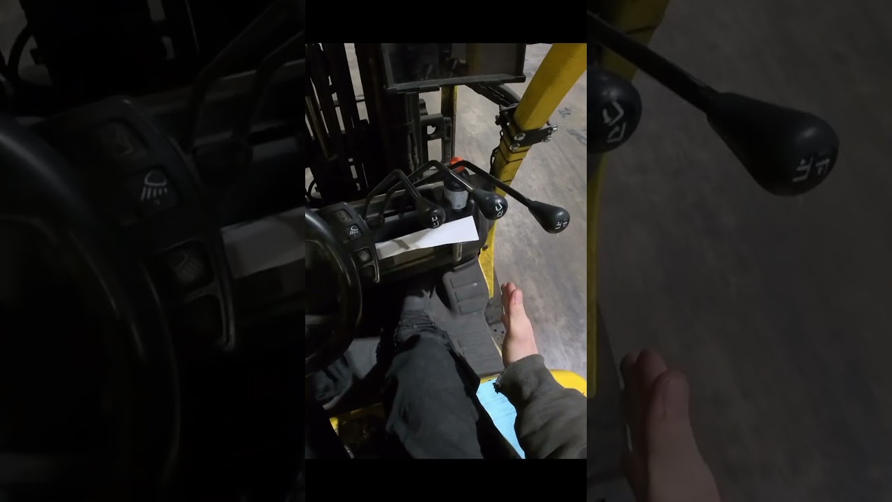 Mid-day mud truck between house trucks! | 