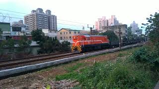 7501次貨物列車,編組中載運一批陸軍防空營車輛裝備 (2022.1.5 中壢--埔心 間)