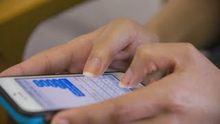 Woman scammed while trying to sell pants online