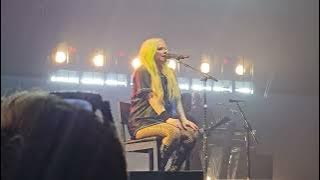 Avril Lavigne  - Break Away Greatest Hits Tour 2025 Raleigh NC