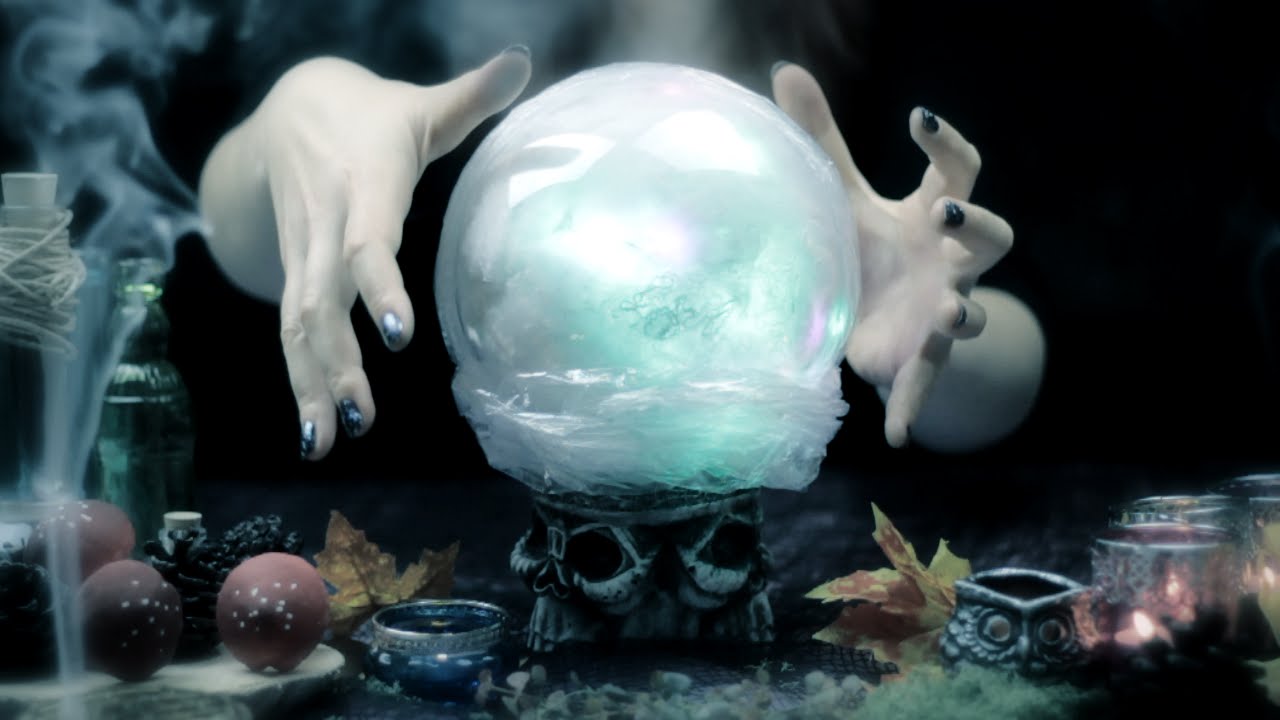 DIY: Magic Crystal Ball  Halloween Room Decor 