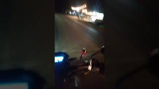 ada bayangan aneh di depan lampu motor