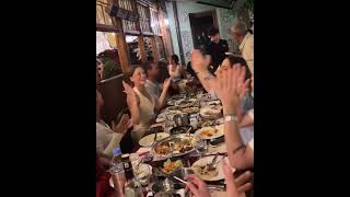 Mardi̇n Böyle Güzel Görmedi̇ Serenay Sarikaya Mardi̇nde Arkadaşlari İle Eğlendi̇