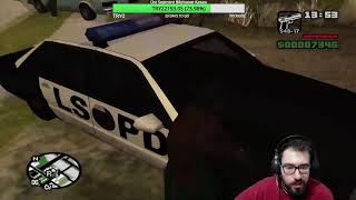 Heumrage Gtada Garaja Koyduğu Polis Arabasının Yok Olmasını Sakince Karşılıyor.