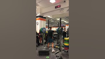 Front box squat with chains - heavy triple 125kg