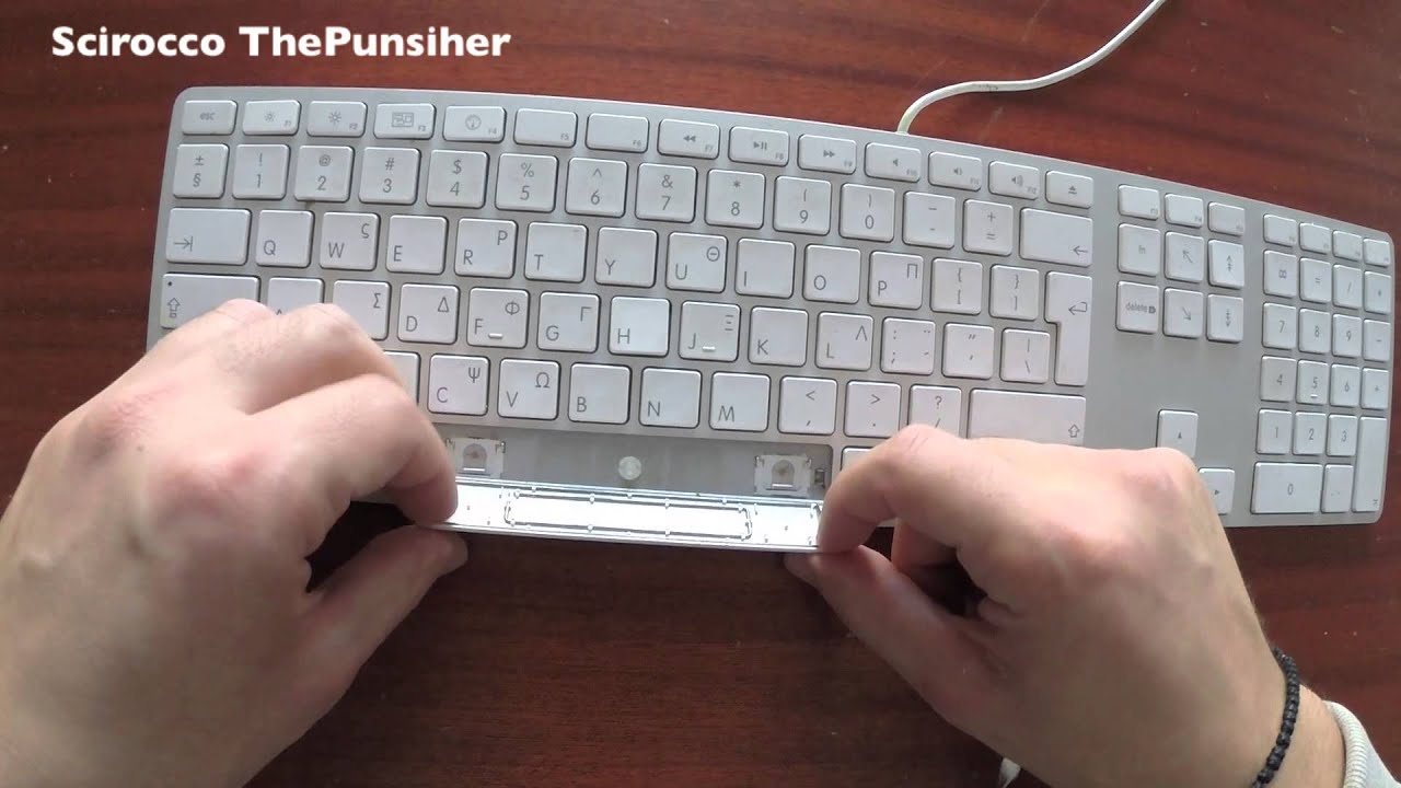 how to clean a macbook keyboard