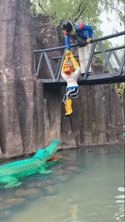 Lego Crocodiles and a Real Alligator #shortswithcamilla #lego #shorts #alligator #crocodile