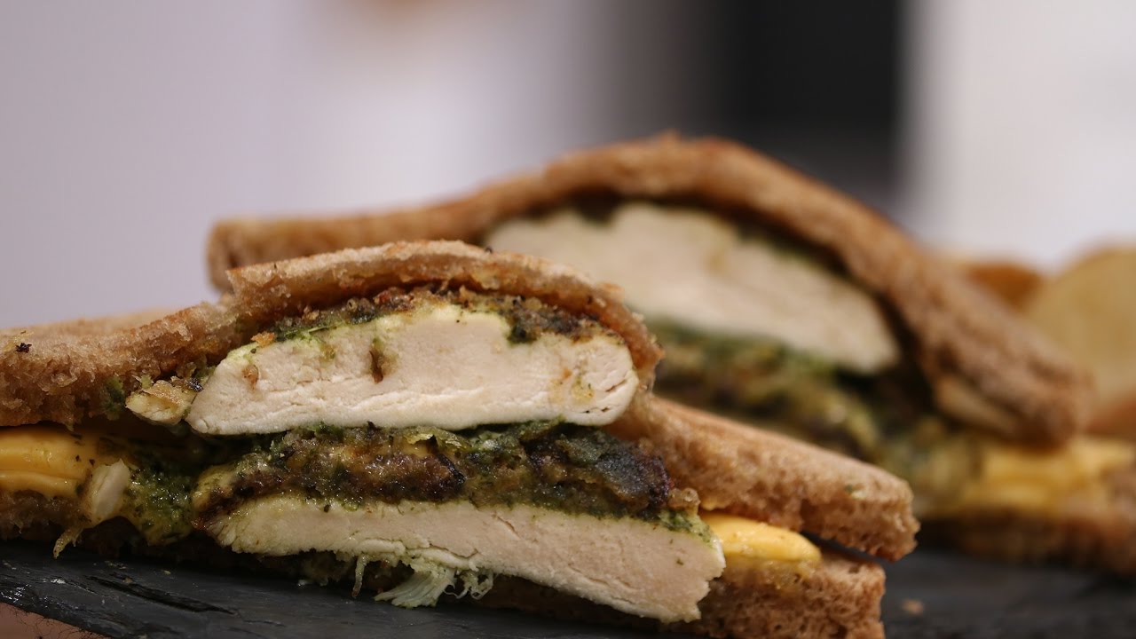 Crunchy Pesto Chicken Sandwich | Working Women