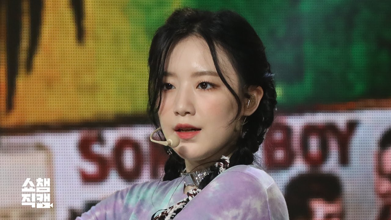 シュファ「덤디덤디 (DUMDi DUMDi)」公式Fancamのサムネイル