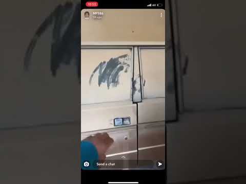 مزرعة الثنيان في العماريه بالقرب من الرياض مهجورة من ٣٥ سنه وفيها اكثر من خمسين سياره لم تسخدم