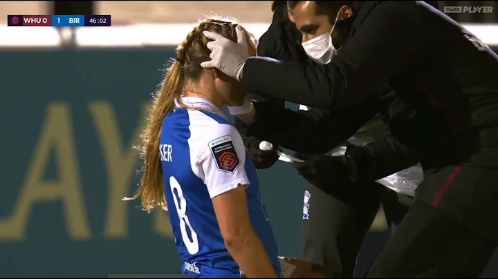 Claudia Walker[Birmingha...  City Women FC] Head I...