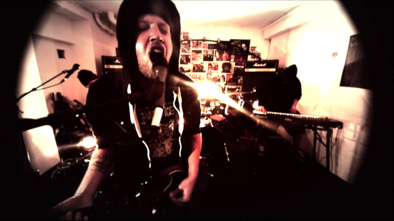 Guarda LLNN - "Rapture" (Official Video) su YouTube Guarda LLNN - "Rapture" (Official Video) su YouTube