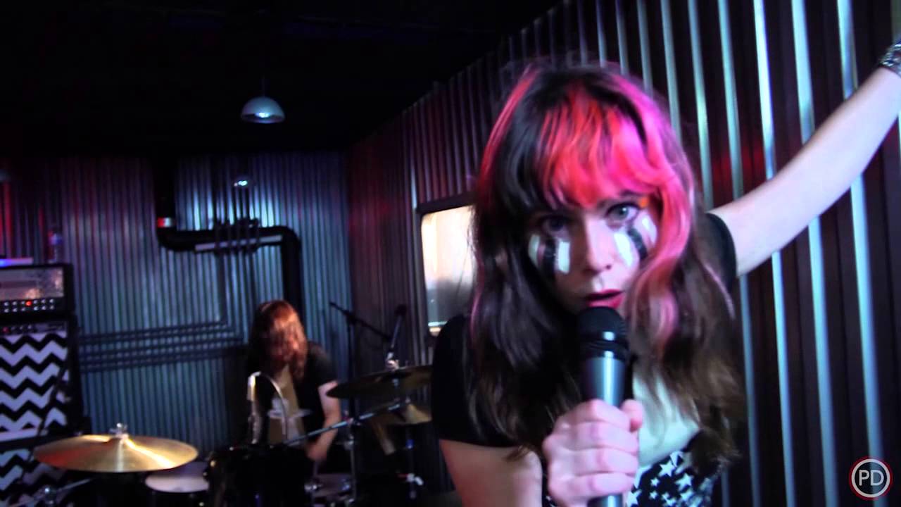 Happy Fangs - Hiya Kaw Kaw (Live on PressureDrop.tv)