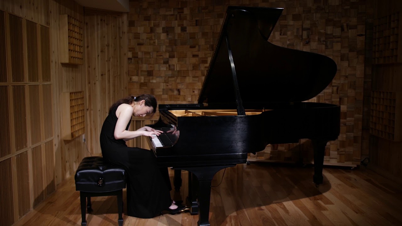 J.S. Bach: Prelude and Fugue in D (WTK, Book II, No.5) , BWV 874 adlı videoyu YouTube'da izle