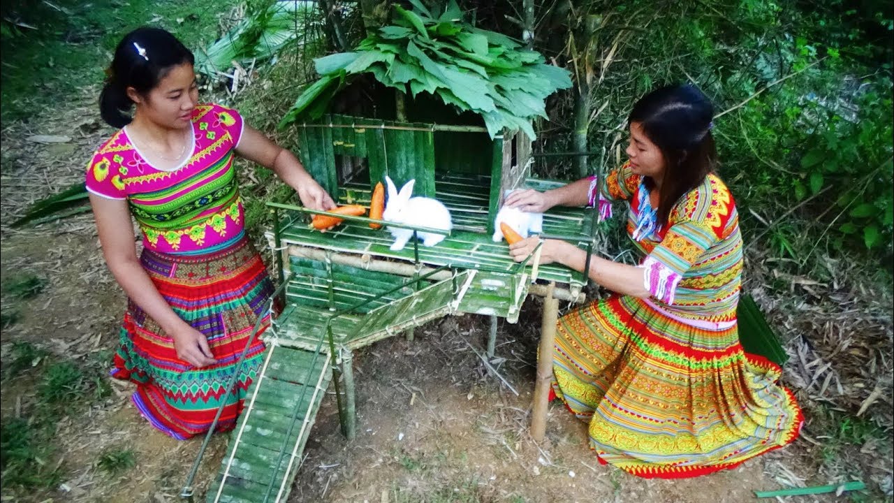 Primitive Girls Building Beautiful House For Abandoned Rabbit 