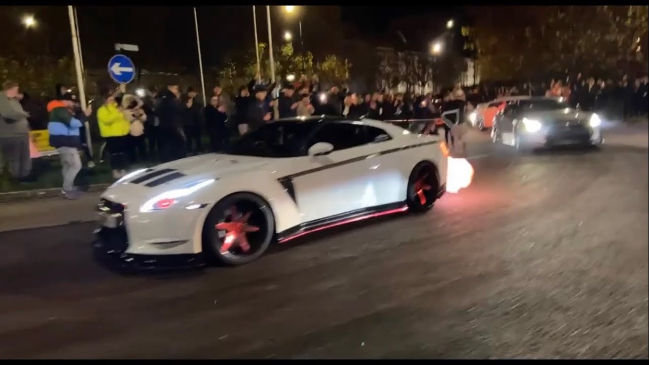 Seven Nissan GTRs Shut Down Car Meet London - YouTube