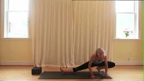 In the Studio: Moon Salutations with Cynthia Woodr...