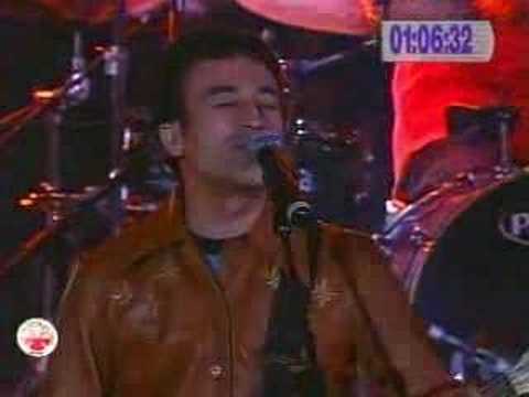Quieren Dinero (en vivo, Teletón 2002, Chile)