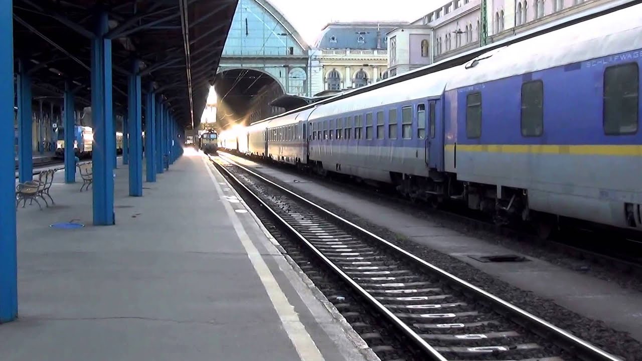 Budapest Keleti: el tren EuroNight Ister con destino a Bucarest y Sofia; la București Nord