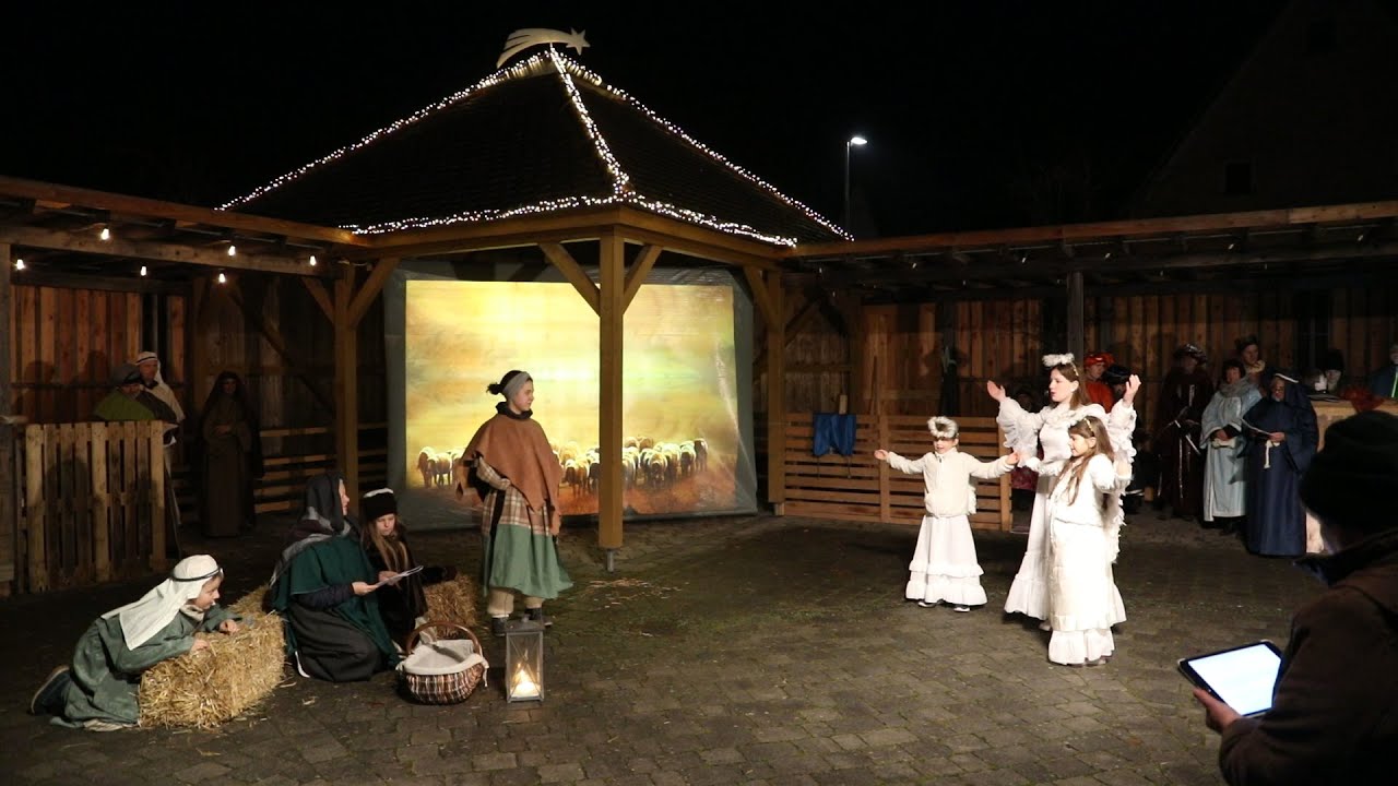 Lebendige Weihnachtsgeschichte: Das Krippenspiel in Elbersroth - YouTube