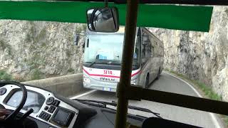 [Car Blocking Bus]Bus bloccato nelle stradine di Amalfi Coast Bus Driving from Amalfi to Positano