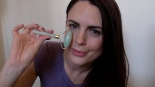 Ying Yu Jade Facial Roller Demonstration