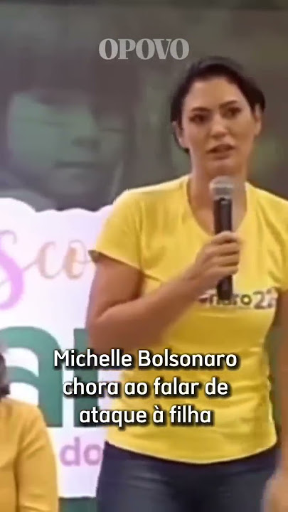 Bolsonaro publica vídeo cantando parabéns para a filha Laura 