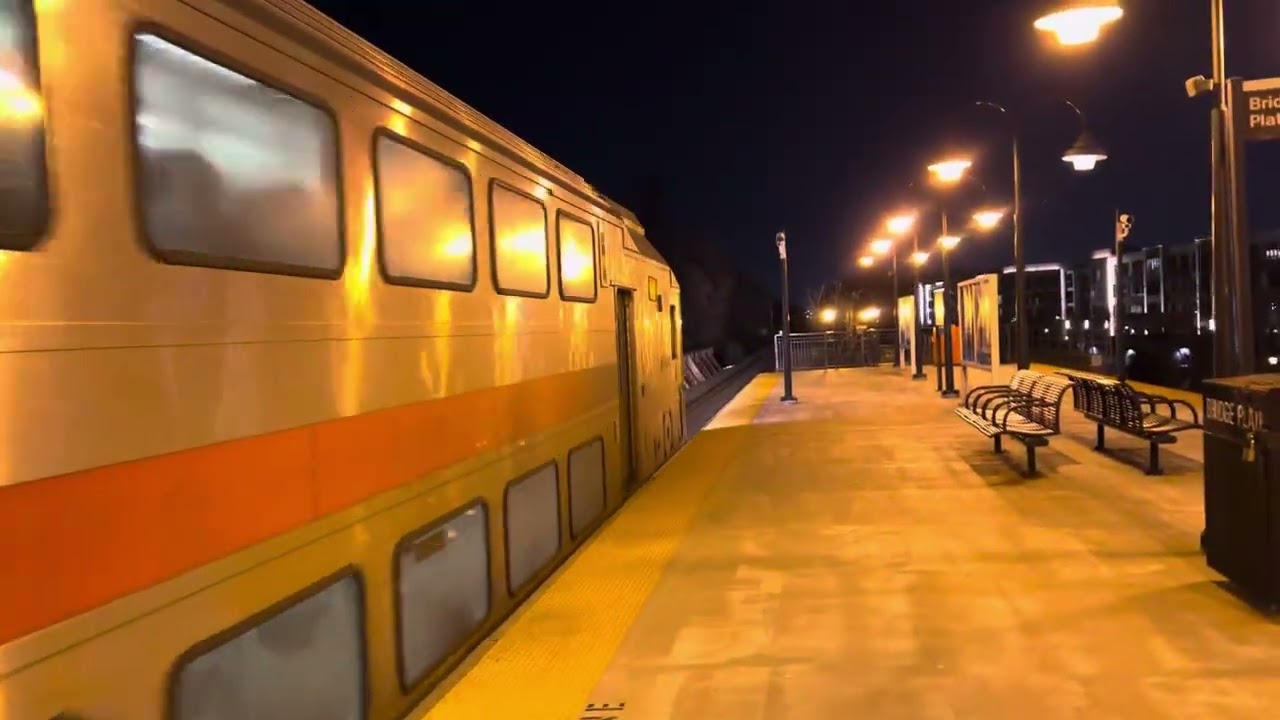 NJT 5530 departing with a SAAHC & Jingle bells at Union (engineer Mike!)