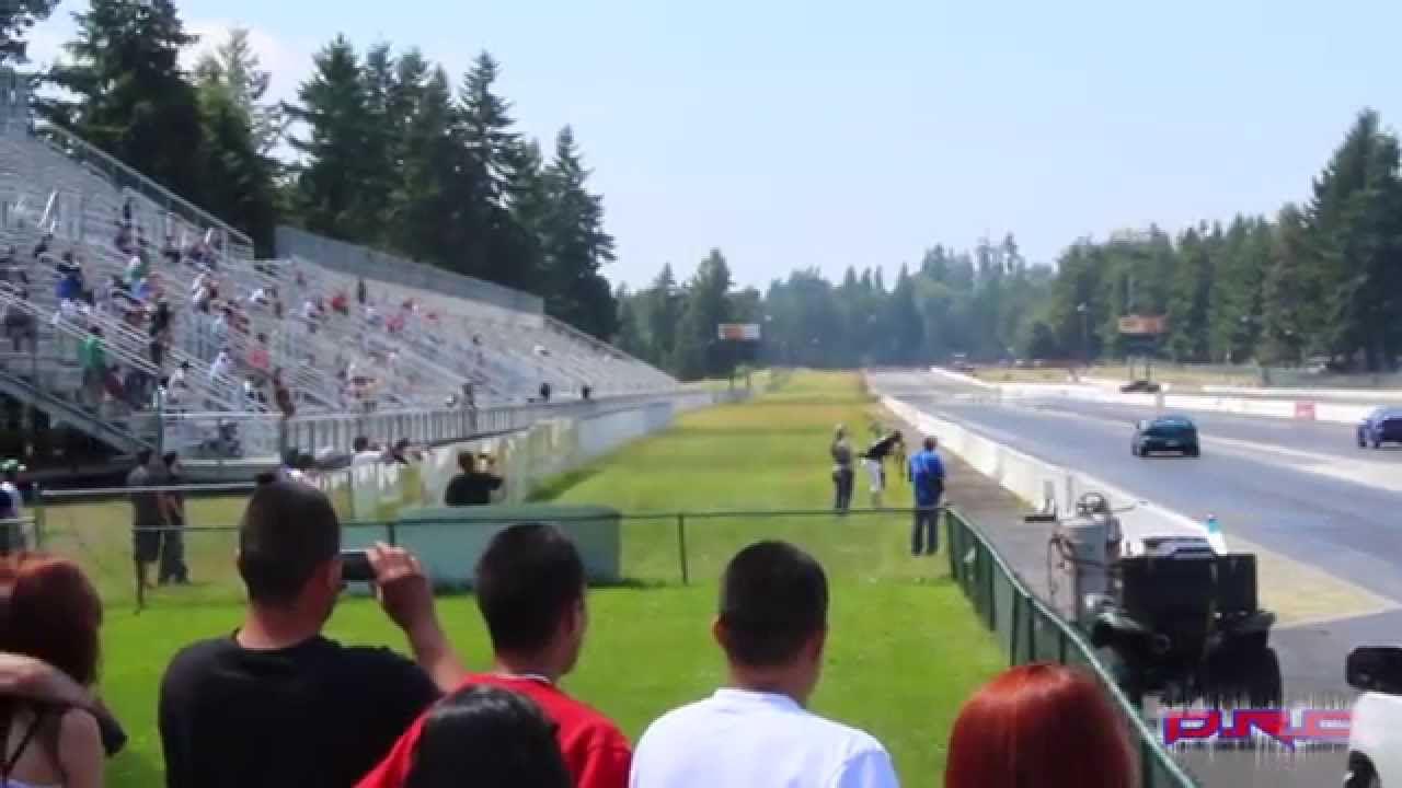 (Myles Kerr) English Racing Integra vs CRX - YouTube