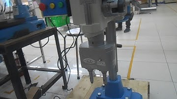 Vận hành máy ta rô tự động 2 trục bằng bánh răng M5 model T 50