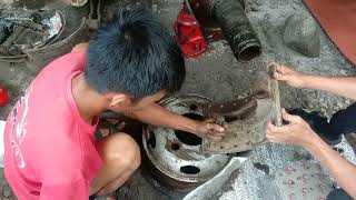 D.I.Y HOW TO REPLACE TRUCKS BRAKE SHOE