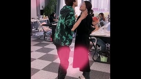 羊公子和小胖妹打招呼的方式 办公室搞笑