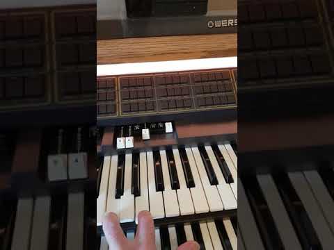 UMC204HD broken sound, why is this happening?