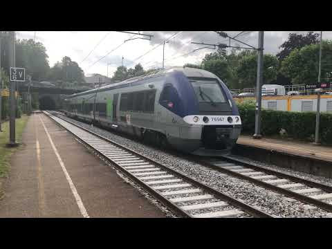 Arrivée d’un train TER Normandie Nomad en gare de Bernay