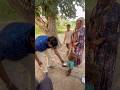 ❤️रास्ते रह रहे लोगों को खाना खिलाया 🙏#trending #humanity #help #viral #helpthemfoundation #shorts