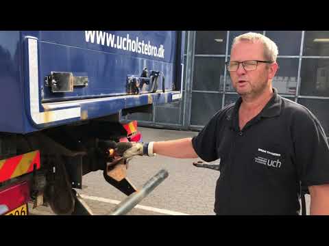 Video: Hvordan fjerner man en trækstang på ratstangen?