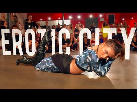 YANIS MARSHALL & KEVIN VIVES HEELS CHOREOGRAPHY "HEAD" JOHNNY RAIN. FEAT JADE CHYNOWETH YANIS MARSHALL & KEVIN VIVES HEELS CHOREOGRAPHY "HEAD" JOHNNY RAIN. FEAT JADE CHYNOWETH