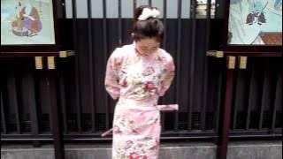 How to wear Japanese 'KIMONO' robe