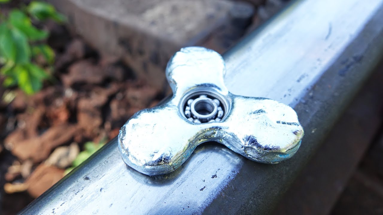 СПИННЕР из ГАЛЛИЯ VS ПОЕЗД - НЕ ПОВТОРЯТЬ !!!