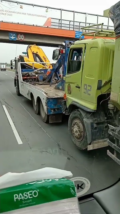 Tak usah kau tau susahku di jalan. cukup do'akan. #shortvideo #short #shortviral2022 #trukviral2022